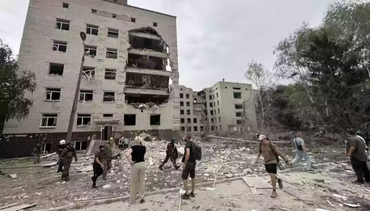 Журналістів не допускають працювати на місці влучання в Полтаві