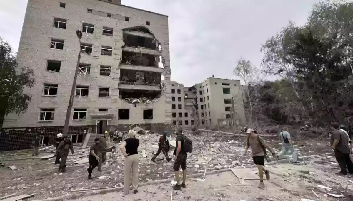 Журналістів не допускають працювати на місці влучання в Полтаві