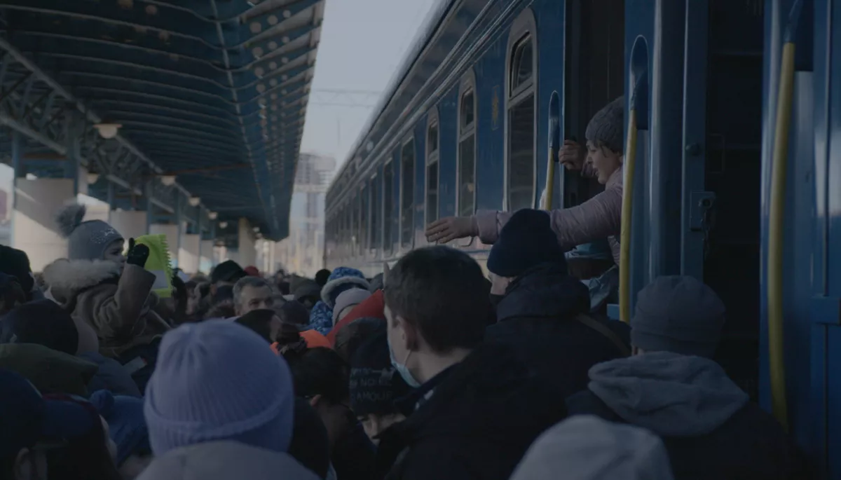О п&rsquo;ятій ранку, 24 лютого. Рецензія на фільм Ольги Журби &laquo;Пісні землі, що повільно горить&raquo;