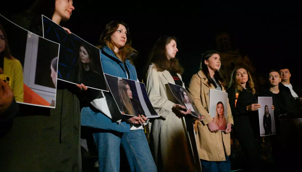 «Вона горіла журналістикою»: колеги вбитої у полоні журналістки Вікторії Рощиної провели акцію на її честь