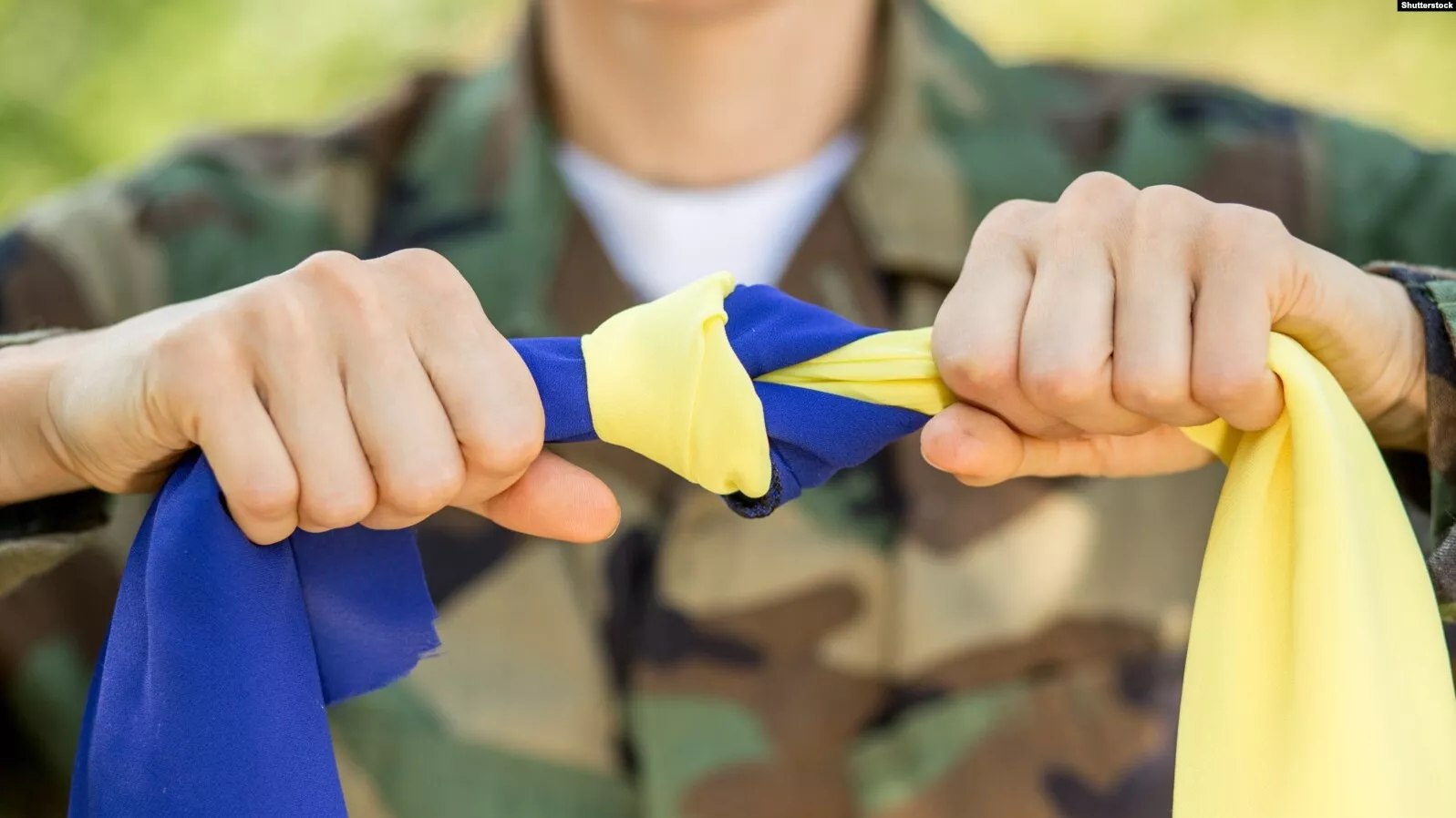 Найкраще українці ставляться до військових і тих, хто відмовився від російського контенту, — дослідження «Опори»