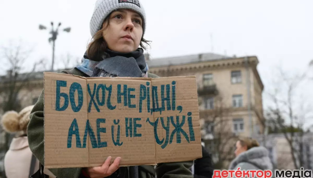 У Києві провели акцію &laquo;Порожні стільці&raquo; на підтримку ув&rsquo;язнених, полонених та зниклих безвісти журналістів і митців