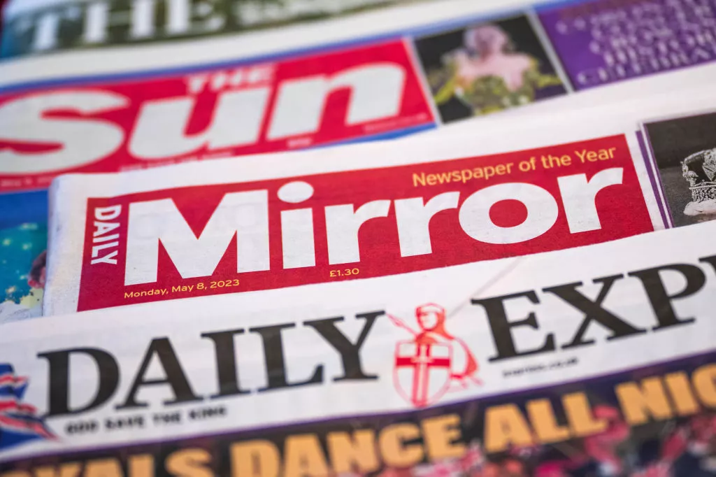 У Великій Британії проти видавця таблоїда The Daily Mirror подали 101 судовий позов щодо прослуховування телефонів