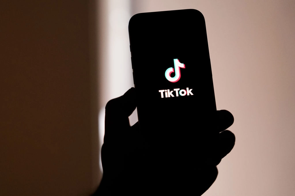 Як TikTok став зброєю: від румунського електорального шоку до українських реалій