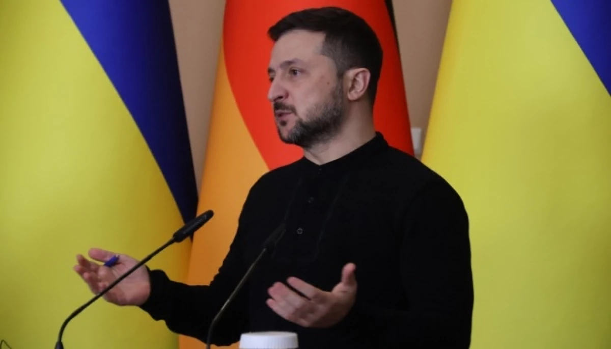 Володимир Зеленський на спільному брифінгу з Шольцем сказав, що Росія має піти на три букви