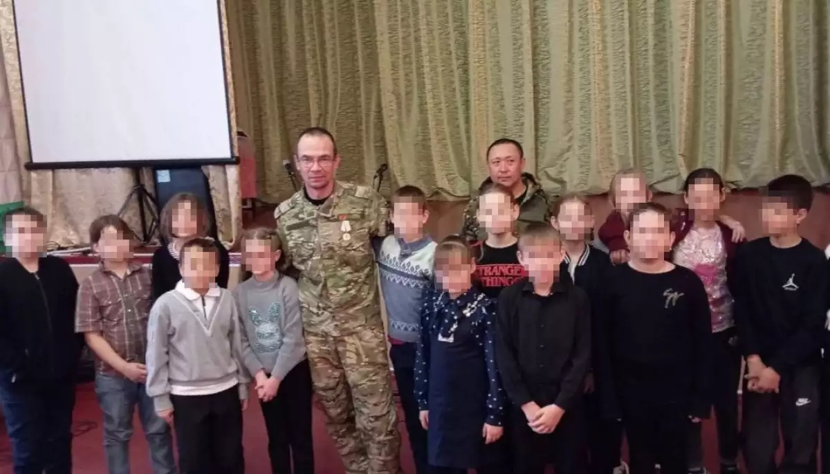 &laquo;Урок мужності&raquo; та листи солдатам РФ: на окупованій Бердянщині школярі відзначили &laquo;російський день героїв вітчизни&raquo;