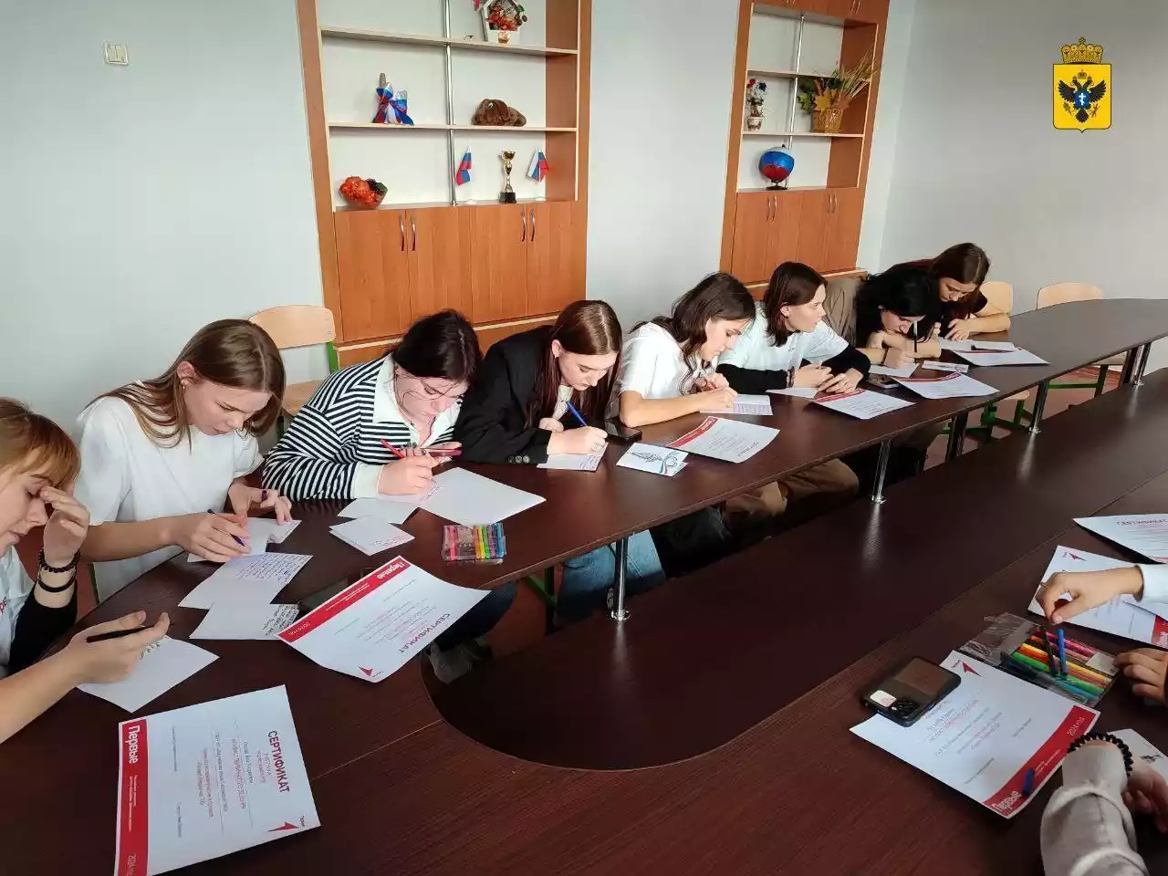 На ТОТ Херсонщини школярів змушують писати листи російським військовим, &mdash; &laquo;Жовта стрічка&raquo;
