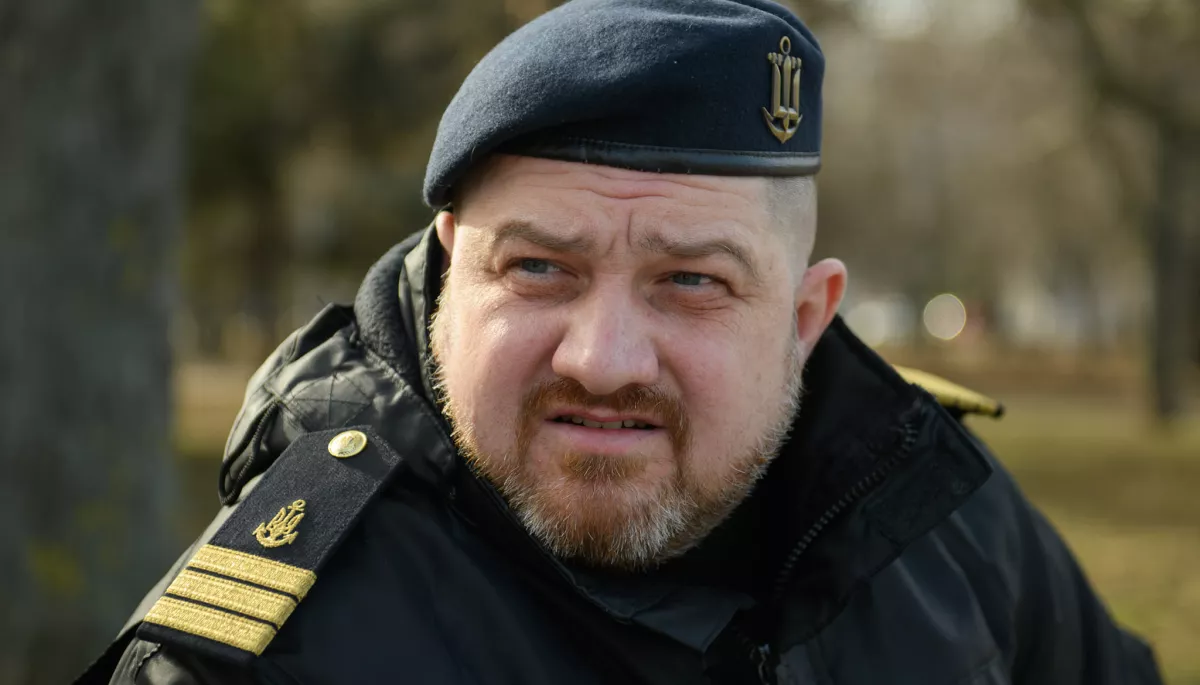 Речника ВМС ЗСУ Дмитра Плетенчука і двох офіцерів не пустили пообідати у київському хостелі. Їм сказали, що &laquo;військові небезпечні&raquo;