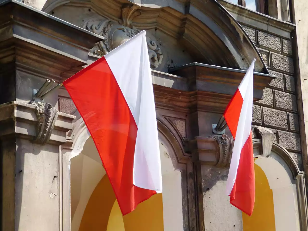 У Польщі російські спецслужби пропонують до &euro;4 тисяч для поширення дезінформації перед виборами