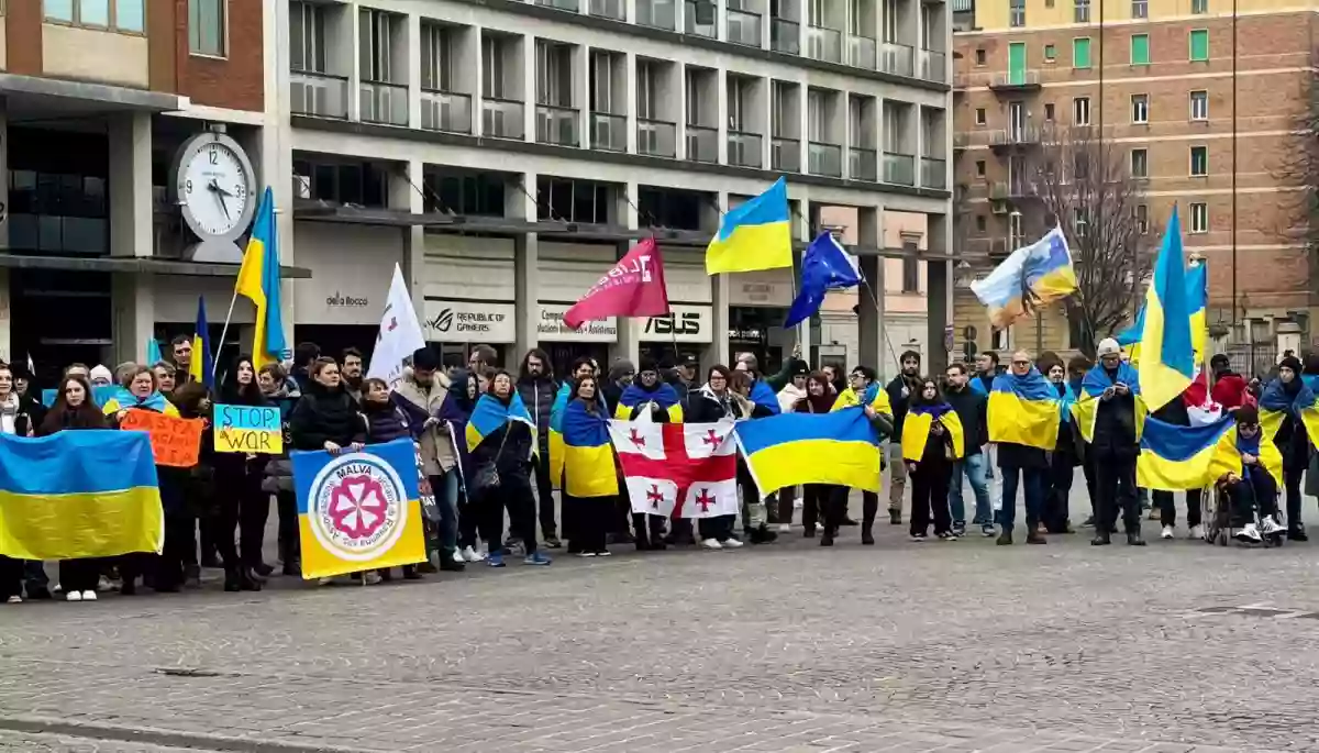 Українці в Італії провели акцію проти поширення російської пропаганди