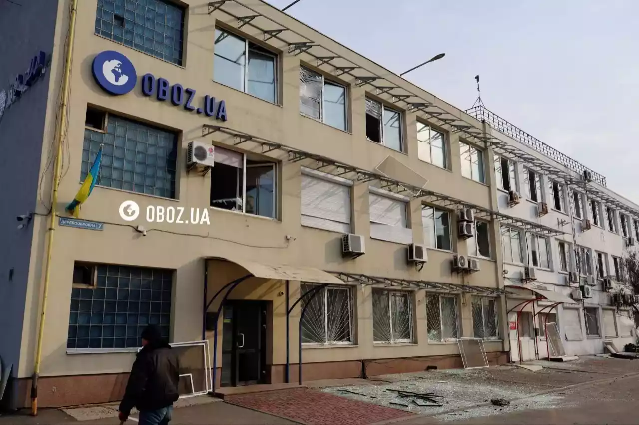 Внаслідок російської атаки на Київ постраждав офіс OBOZ.UA