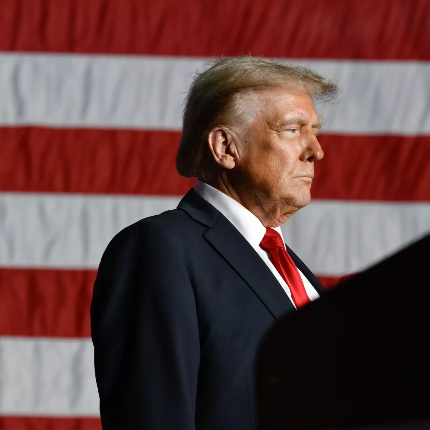 Трамп заступився за радника Волца після витоку даних із чату в Signal