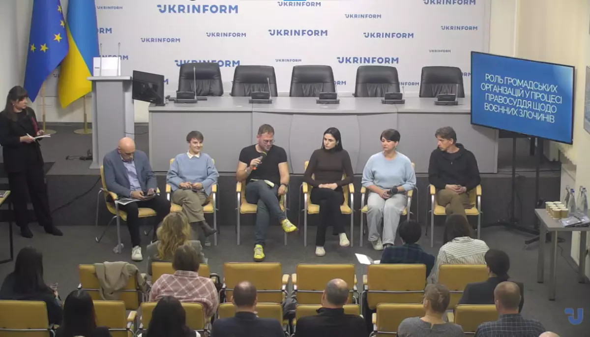 У Києві презентували посібник &laquo;Судові процеси щодо воєнних злочинів&raquo;