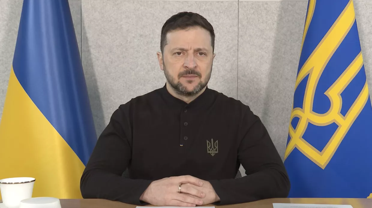 «Варто не транслювати служби з Москви, а тиснути на Москву», — Зеленський