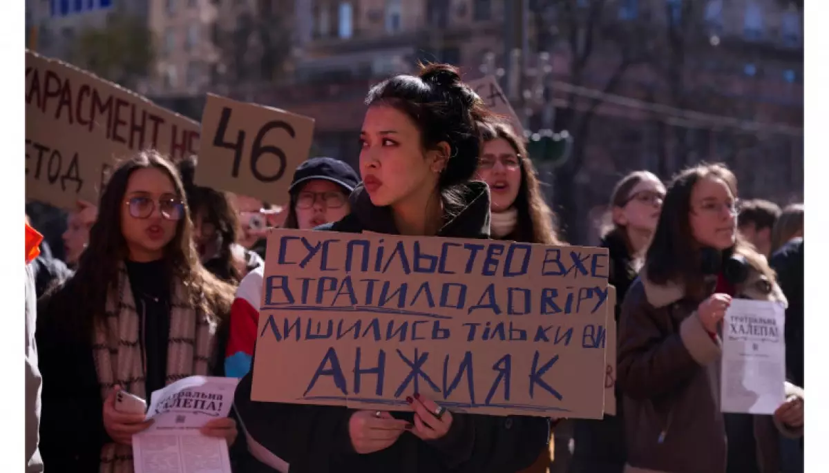 Актори створили петицію з вимогою звільнити режисера Андрія Білоуса і директора Департаменту культури КМДА
