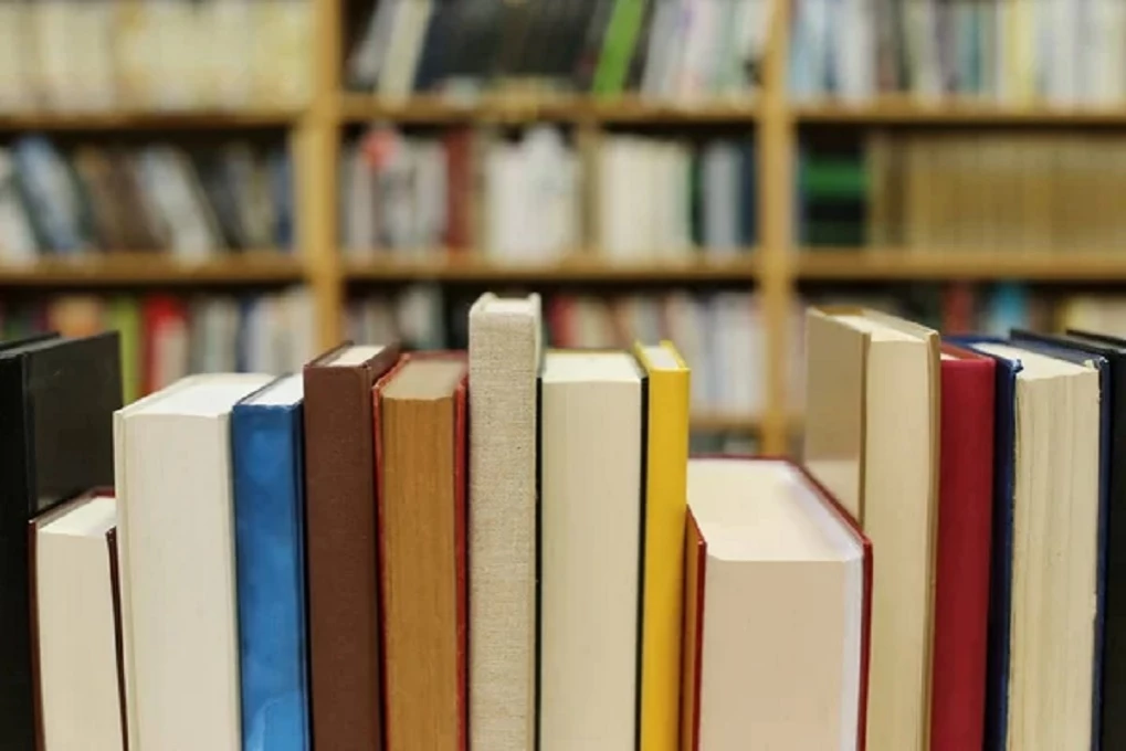 Держкомтелерадіо закликав торговельні мережі зняти з продажу книжки видавництв, які працюють в окупації