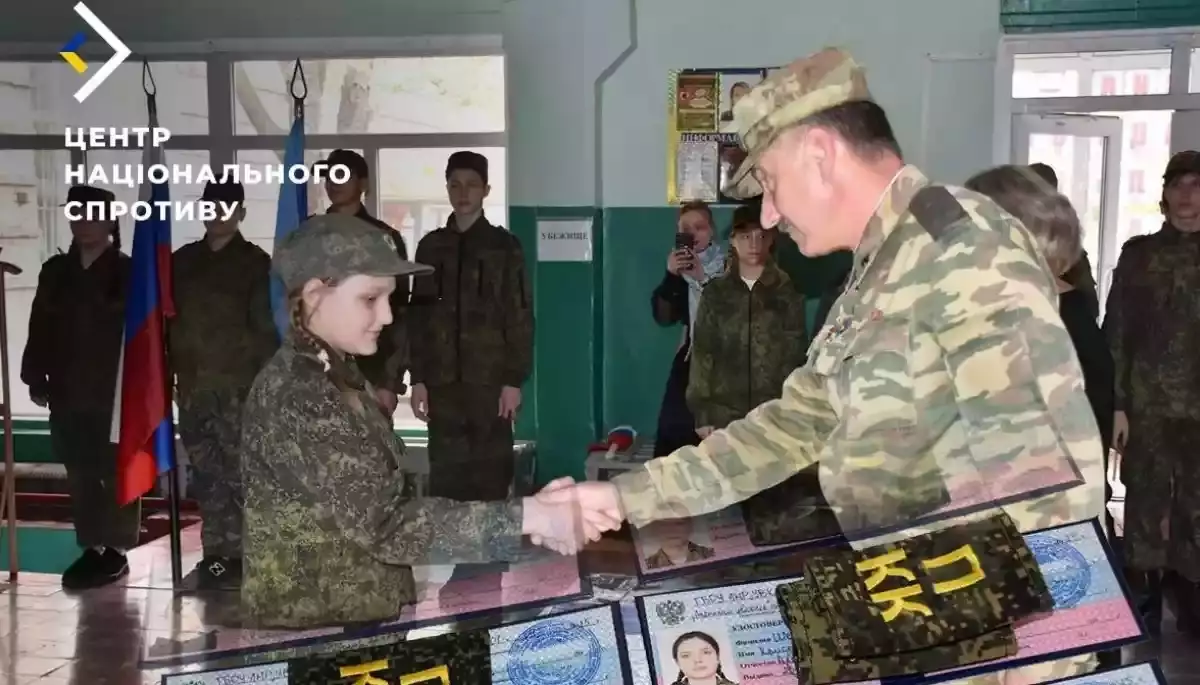 Росіяни на ТОТ вчать дітей ненавидіти Україну і посилюють мілітаризацію, &mdash; Федоров