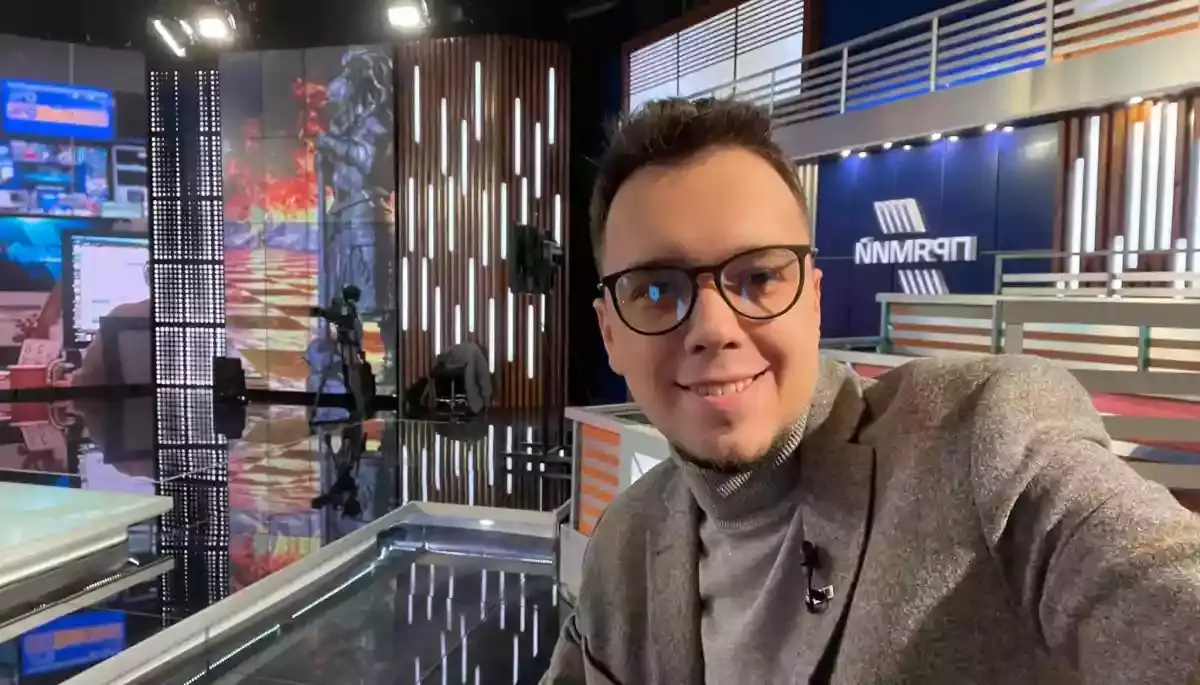 Підсанкційний блогер Олешко підробив заголовок «Української правди», щоб поширити фейк з антимобілізаційним наративом