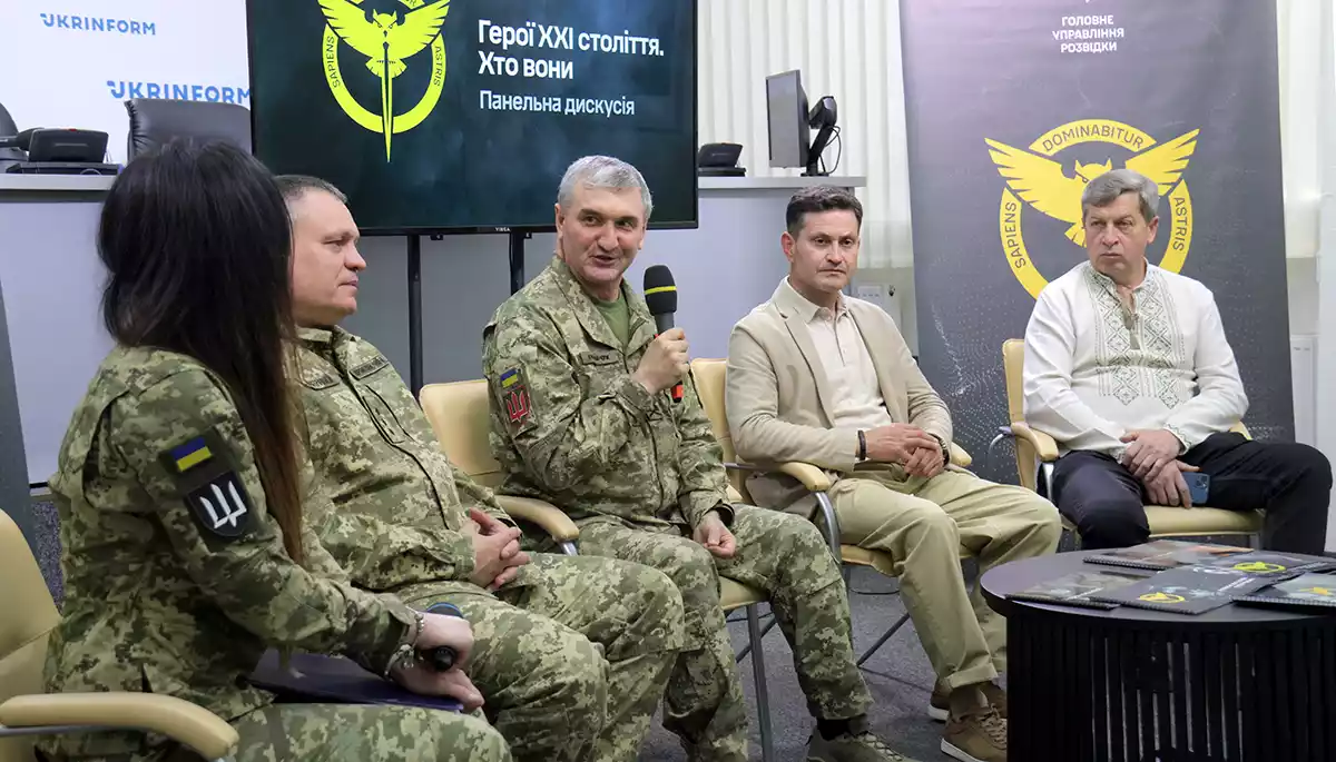 «Ми маємо розказувати правду про тих, хто мотивує і надихає»: відбулася панельна дискусія «Герої ХХІ століття. Хто вони»