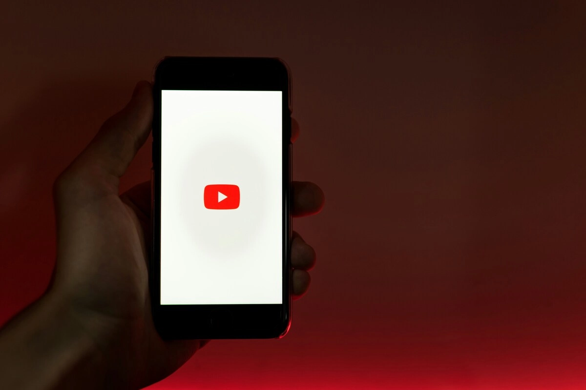 YouTube заблокував канали екснардепа Мосійчука і блогера Шапошнікова
