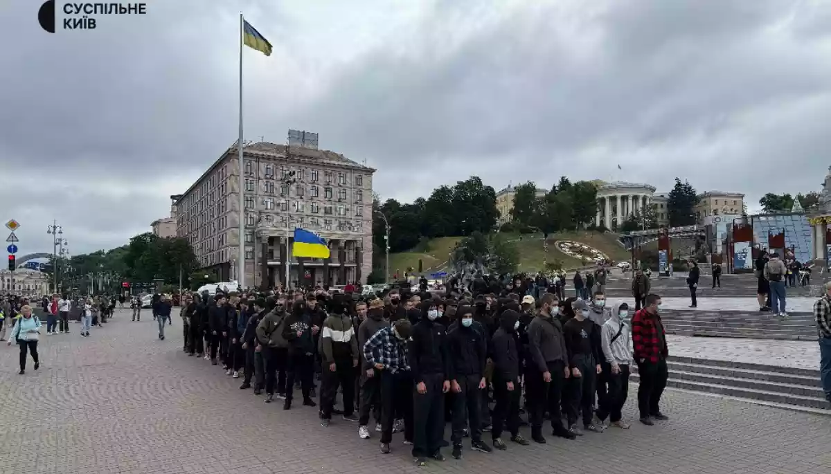 Дозволивши «ходу» центральними вулицями Києва, влада зробила кульбіт у бік підтримки правих радикалів