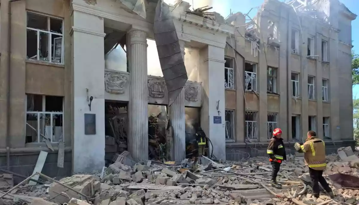 Ліцей у Білгороді-Дністровському зруйнований внаслідок російського ракетного обстрілу