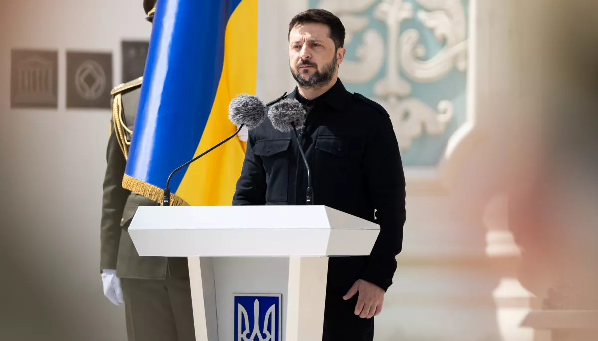 Зеленський у День Конституції: Суспільний договір між усіма нами полягає в тому, що Україна &mdash; понад усе