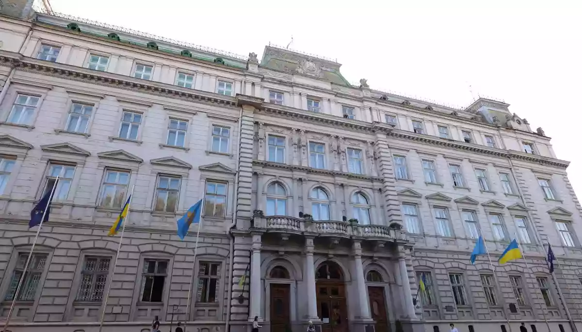 Львівська ОВА відреагувала на розслідування NGL.media про виїзд чоловіків за листами з підписом російського імператора