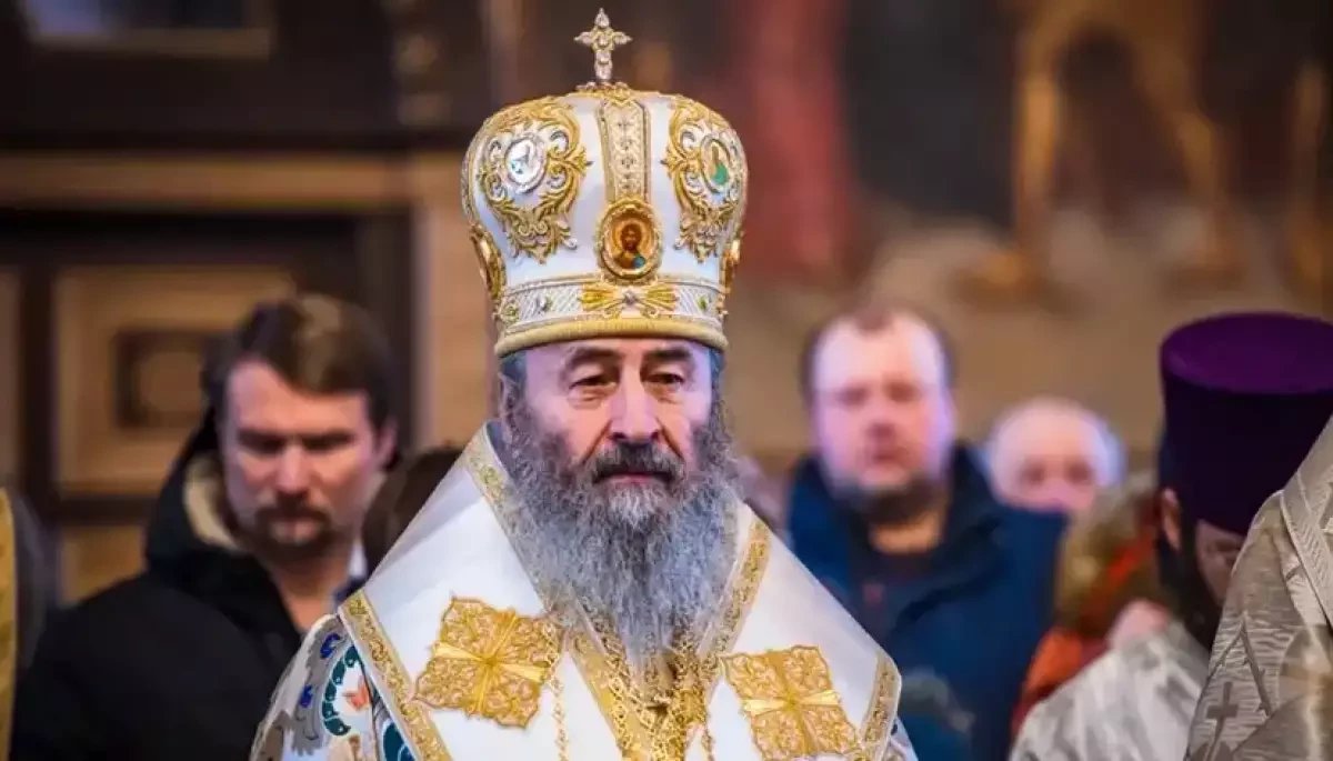 Митрополита УПЦ МП Онуфрія позбавили українського громадянства
