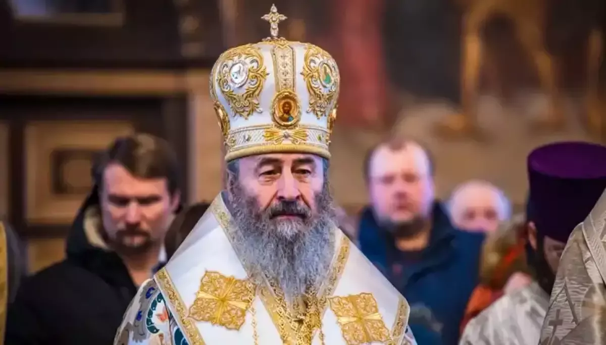 Митрополита УПЦ МП Онуфрія позбавили українського громадянства