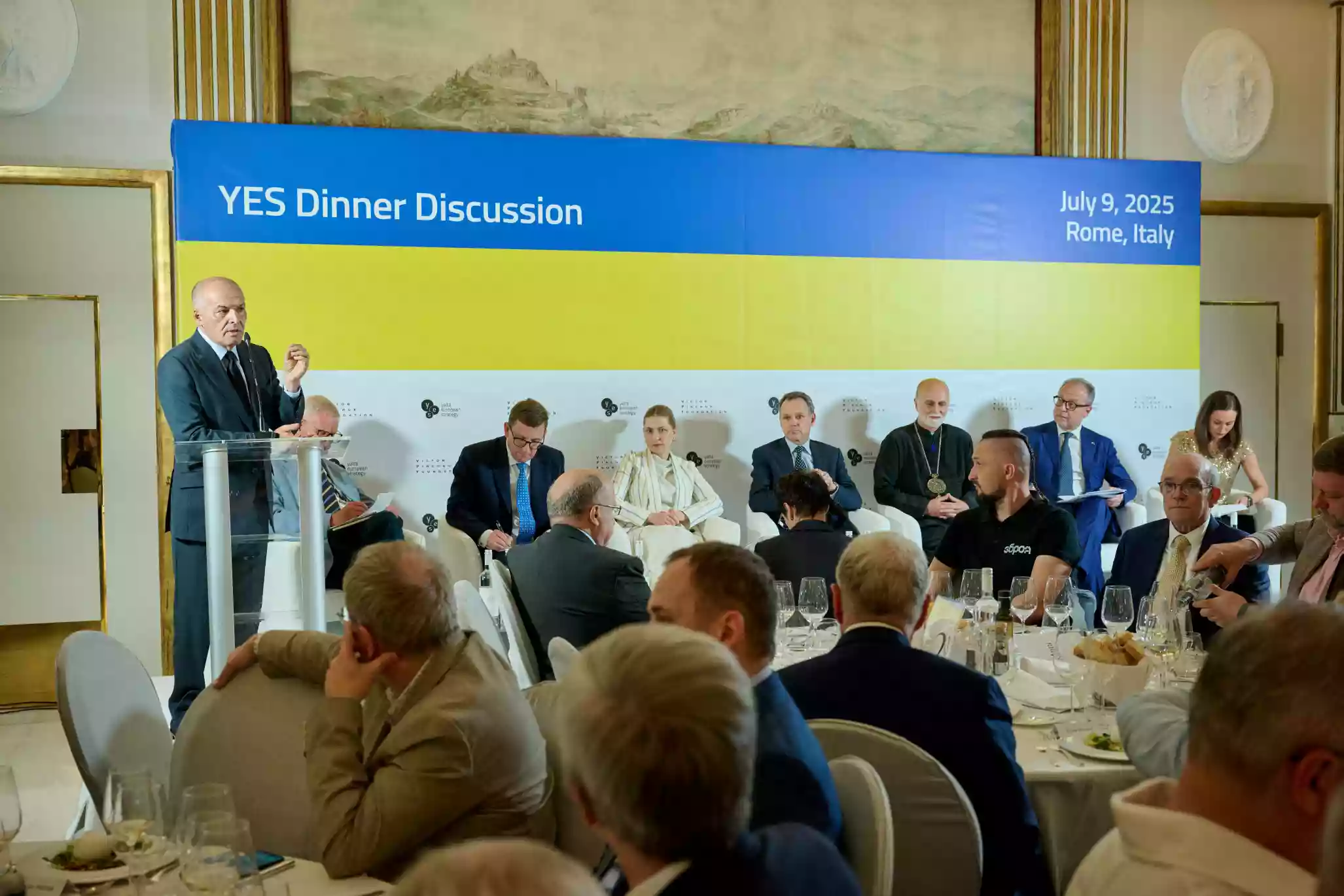 Фонд Віктора Пінчука та YES провели Дискусію "No Security – No Recovery" з нагоди Конференції з відновлення України (URC) в Римі