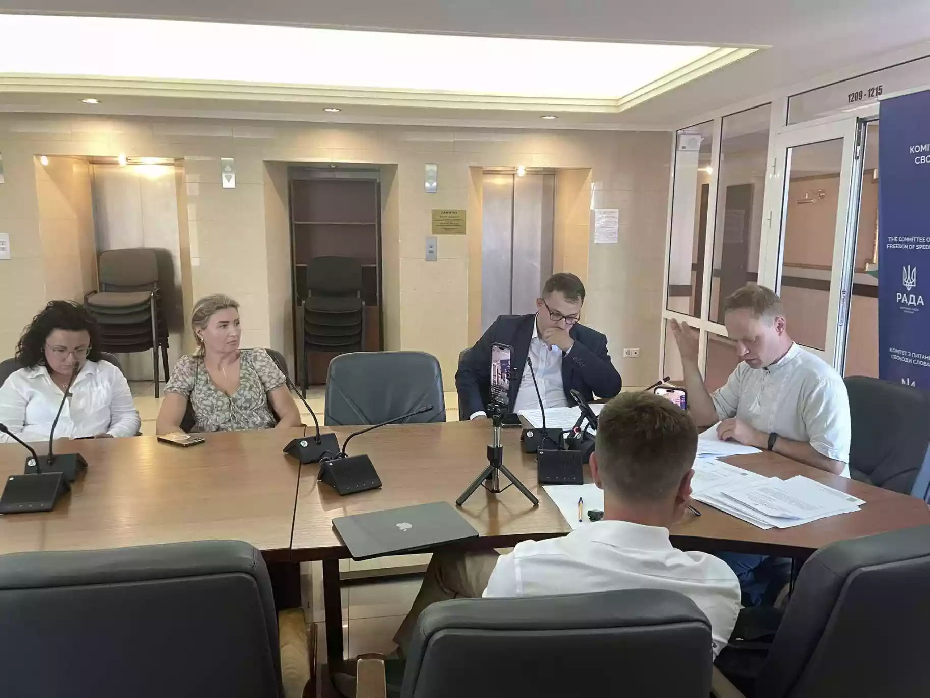 Комітет свободи слова взяв до відома звернення редакції Bihus.Info стосовно заяв нардепа Гончаренка