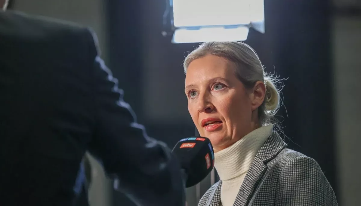 У Берліні протестувальники намагалися зірвати інтервʼю лідерки ультраправої партії АдН в прямому ефірі
