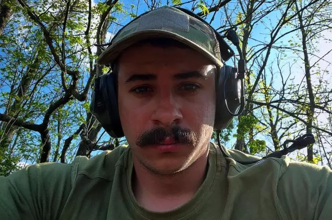 Оператор та режисер Ярослав Грубич  втратив руку внаслідок поранення на фронті