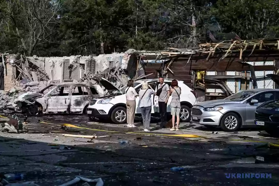 Журналістам Укрінформу перешкоджали знімати наслідки російської атаки по базі відпочинку на Запоріжжі