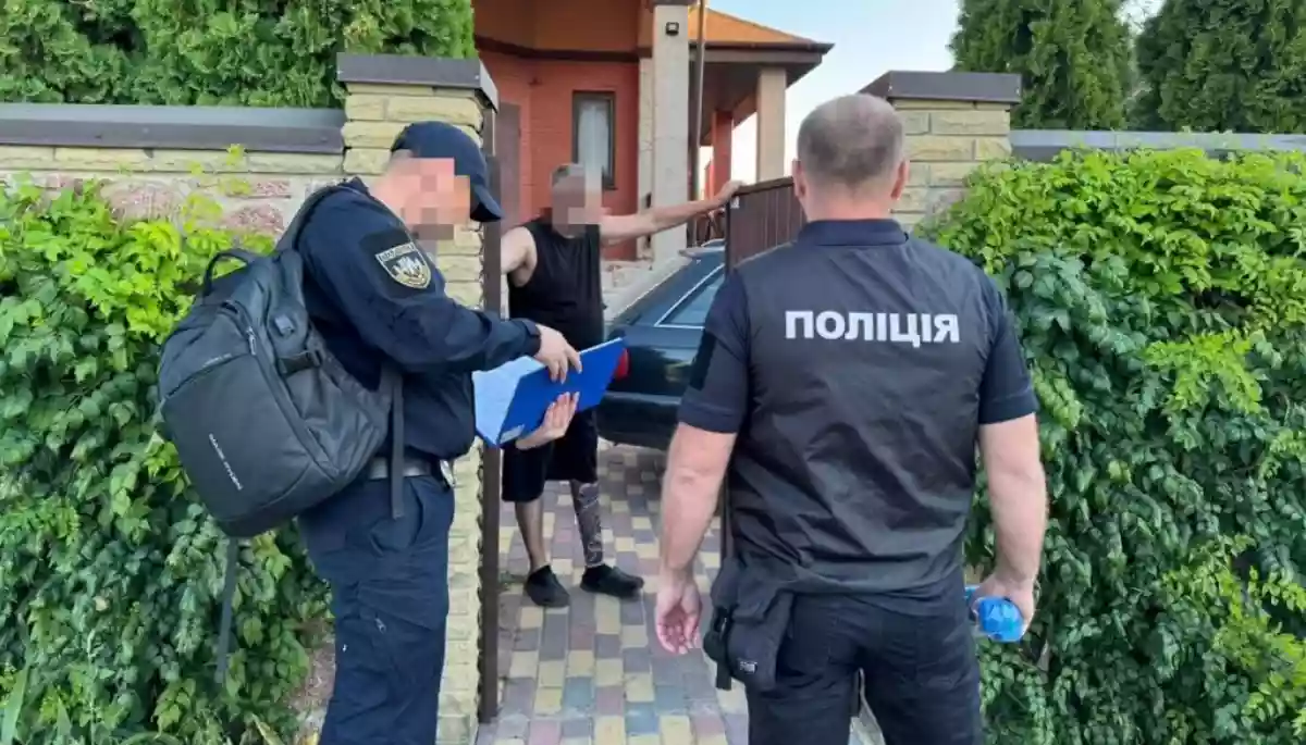 Група людей намагалася незаконно привласнити ділянку землі кіностудії Довженка