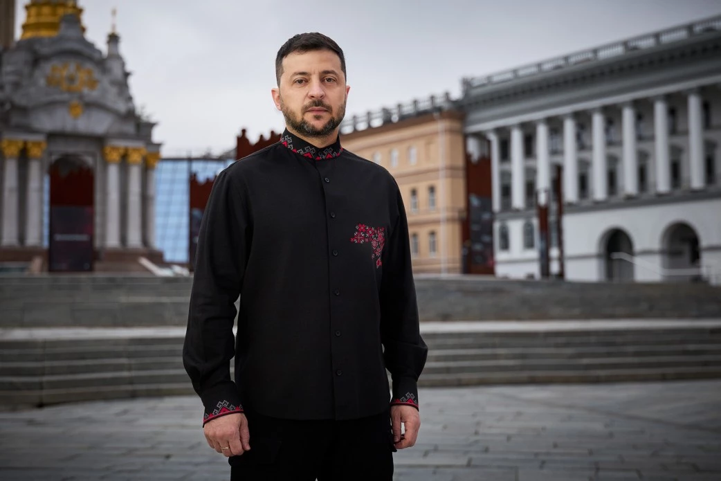 «Україна ще не перемогла, але вже точно не програє». Президент привітав українців з Днем Незалежності