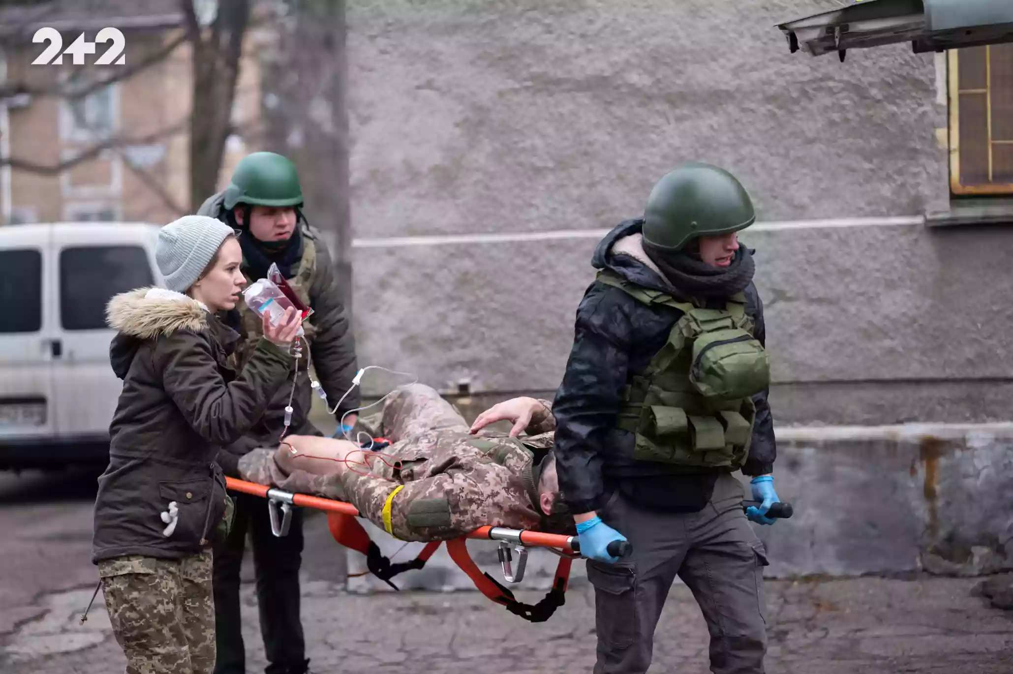 Телеканал «2+2» покаже чотирисерійну воєнну драму «Тримайся, братику»