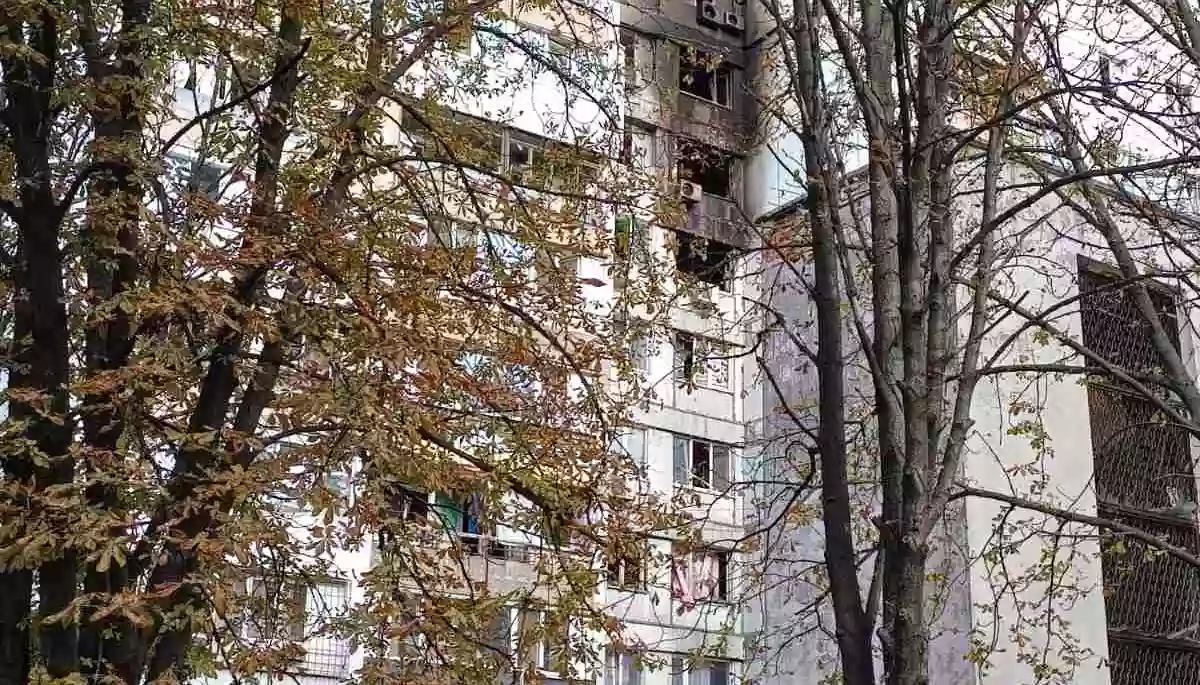 У Дніпрі  російська ракета пошкодила квартиру медійника Сергія Чернявського