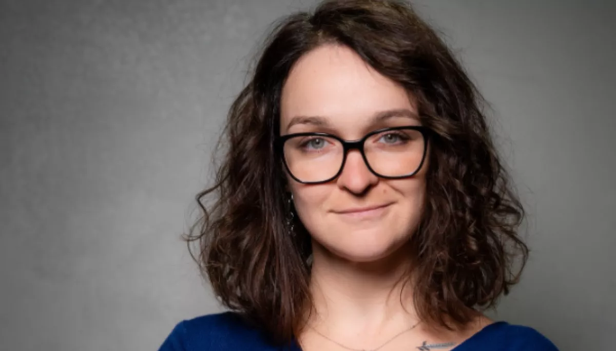 Невідомий чоловік збирав інформацію про виконавчу директорку The Kyiv Independent біля її будинку. ОНОВЛЕНО