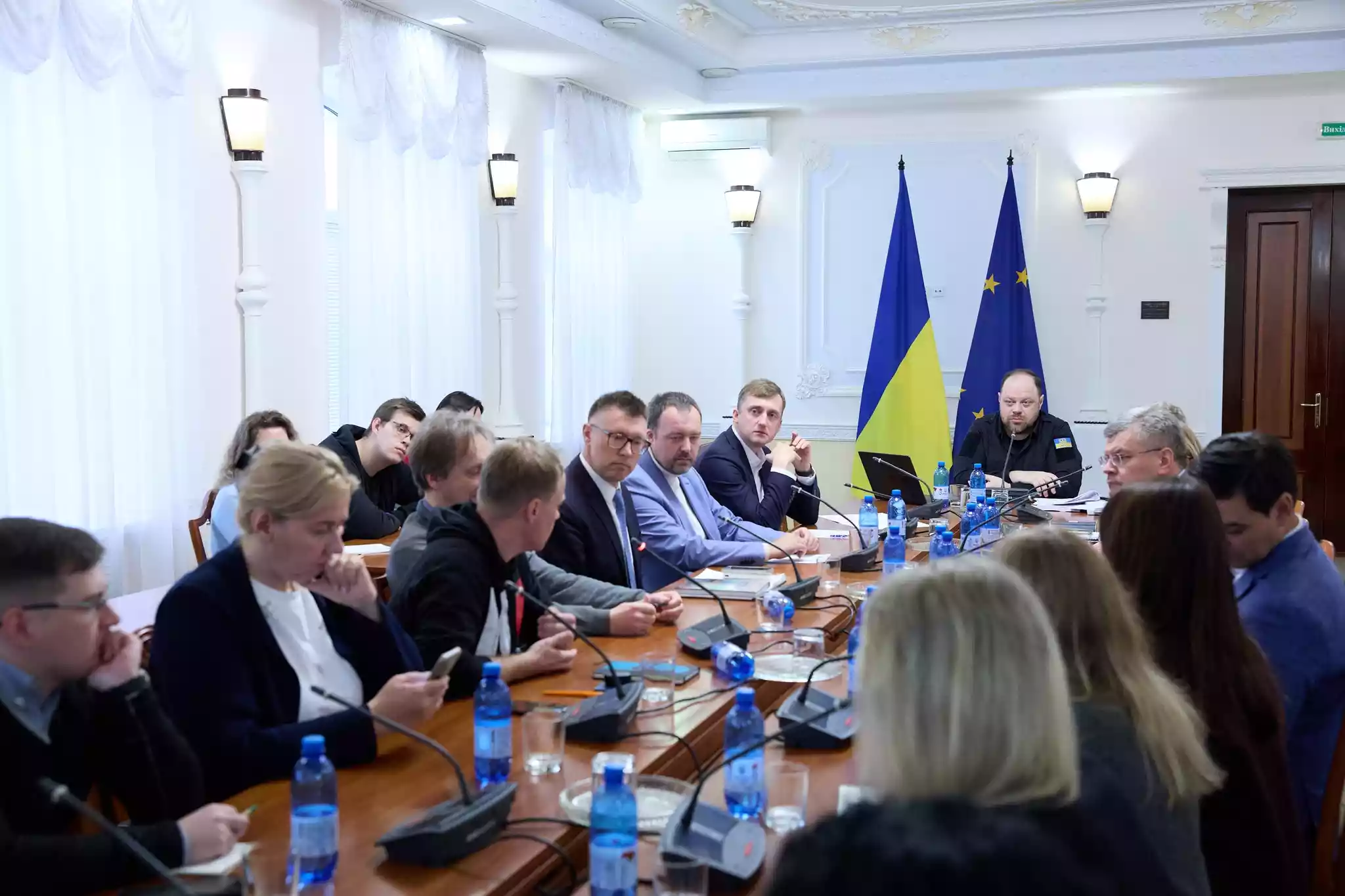 У Раді обговорили пропозиції медіаюристів щодо змін до законопроєкту №14057