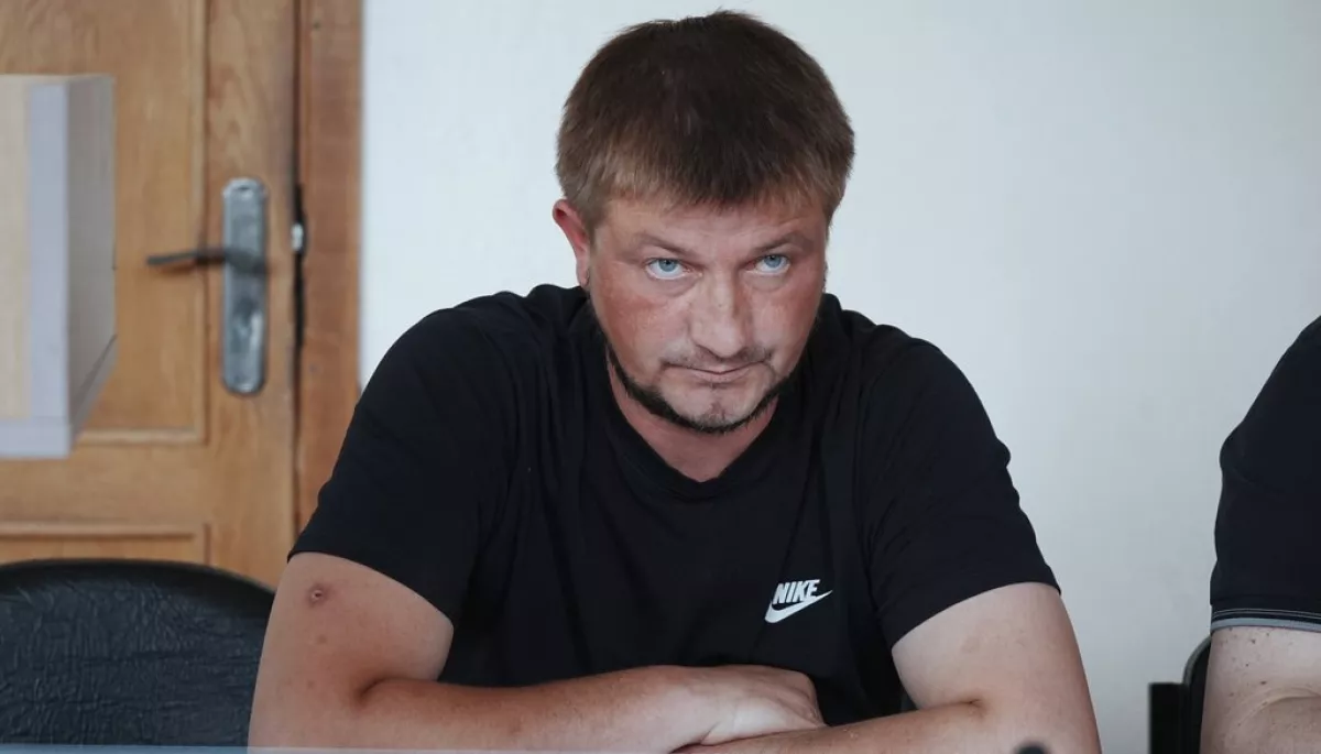 Експрацівник ТЦК, якому винесли вирок у справі про побиття вчителя, вибив телефон з рук журналіста Суспільного