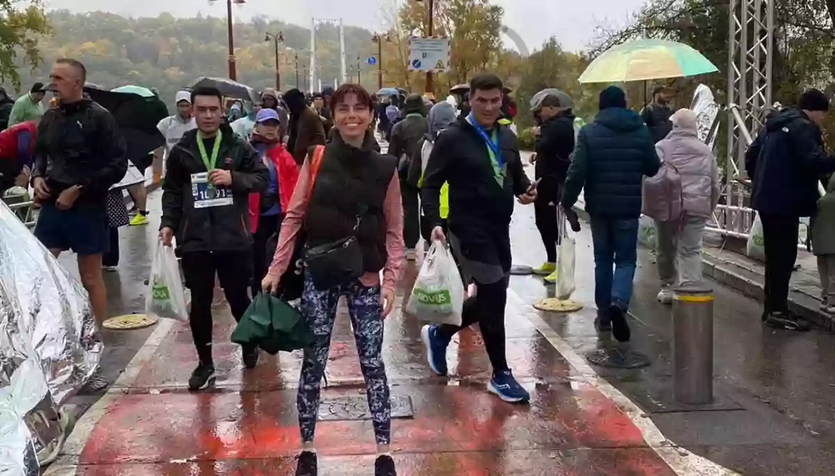Журналістка Укрінформу Ольга Звонарьова, яка торік у квітні зазнала важкого поранення, пробігла в марафоні