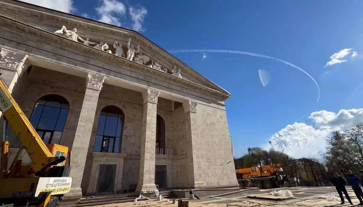 Російські окупанти анонсували відкриття драмтеатру в Маріуполі, який вони розбомбили у 2022 році