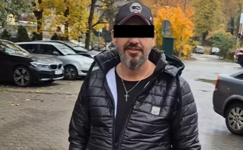 У Польщі висунули низку звинувачень стримеру, який зривав українські прапори
