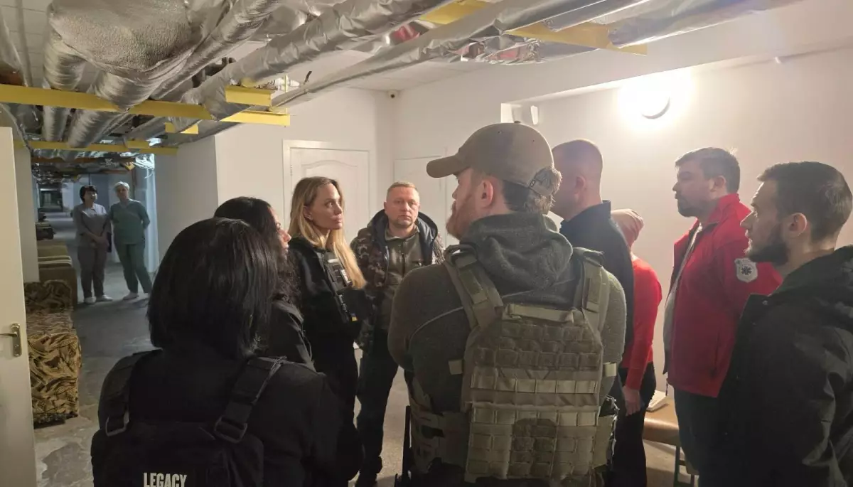 «Живуть у небезпеці, але відмовляються здаватися», — Анджеліна Джолі прокоментувала поїздку в Херсон і Миколаїв
