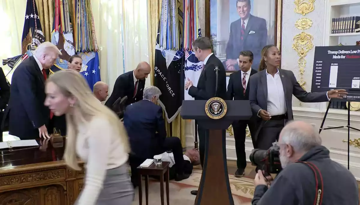 Пресконференцію Трампа в Овальному кабінеті перервали після того, як на ній раптово знепритомнів чоловік