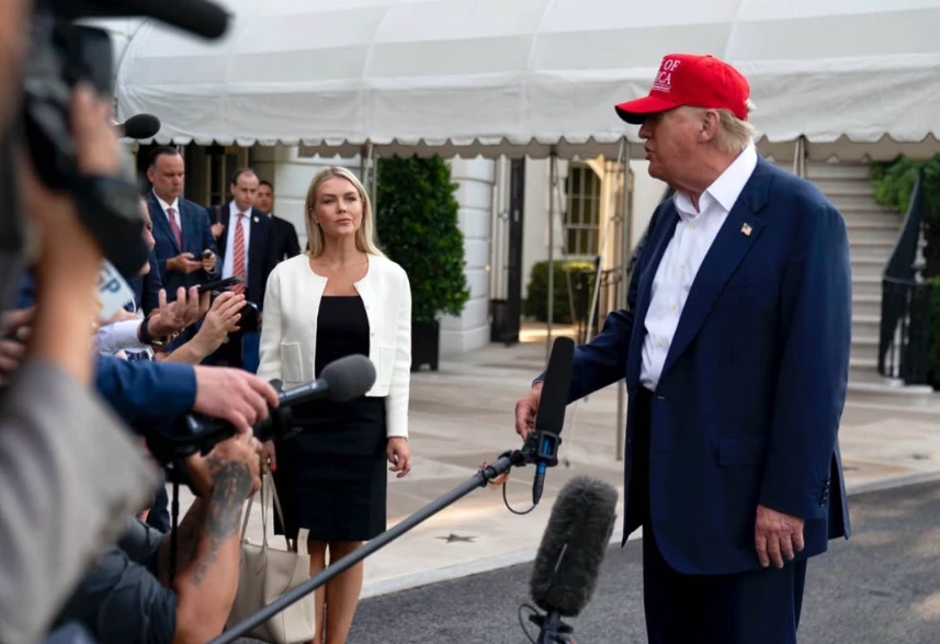 Прессекретарка Білого дому назвала BBC «100% фейковими новинами» через фільм про Трампа