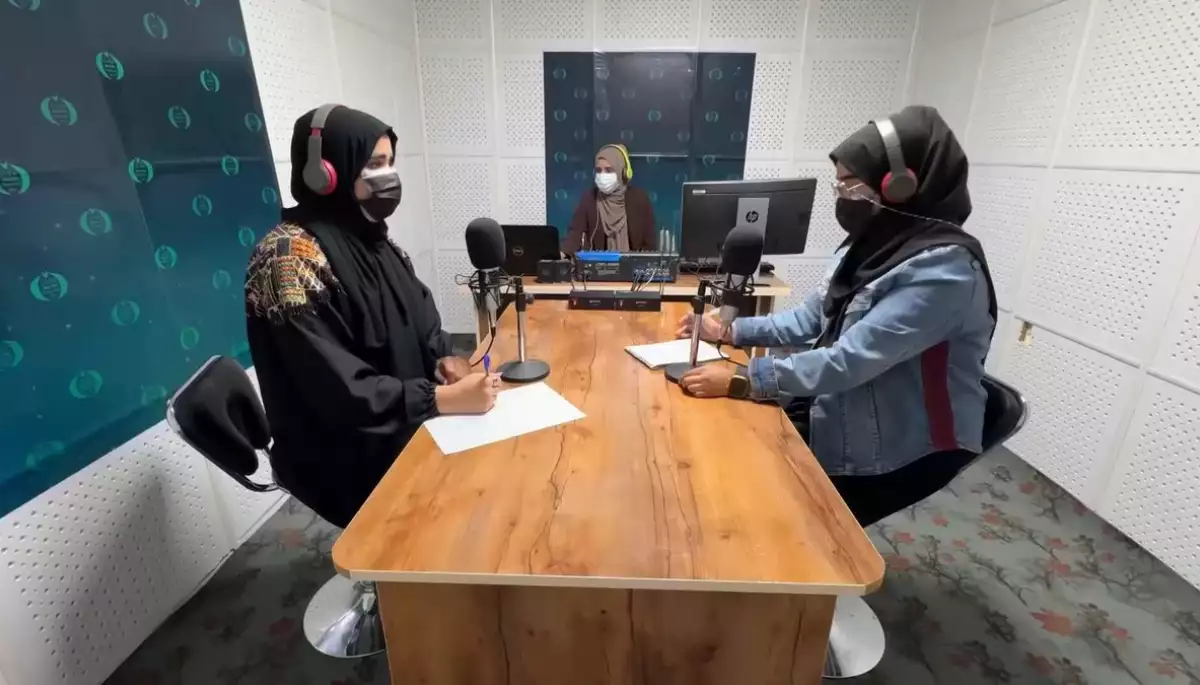 В Афганістані створили нову жіночу радіостанцію Nawaye Zan