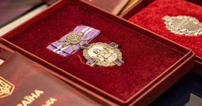 Зеленський нагородив медіників до Дня працівників радіо, телебачення та зв'язку